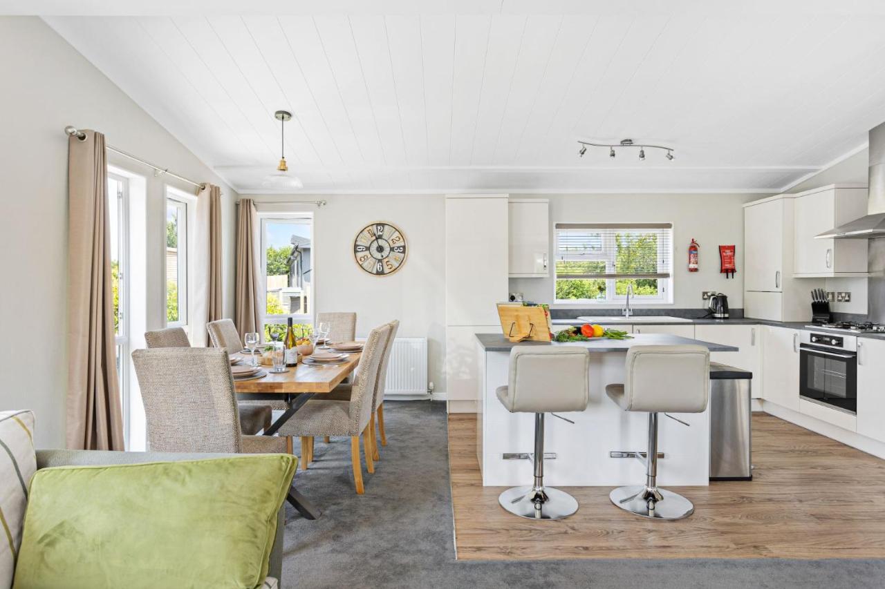 Rose Lodge, 21 Roadford Lake Lodges Lifton Eksteriør bilde