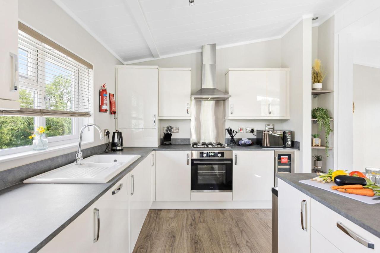 Rose Lodge, 21 Roadford Lake Lodges Lifton Eksteriør bilde